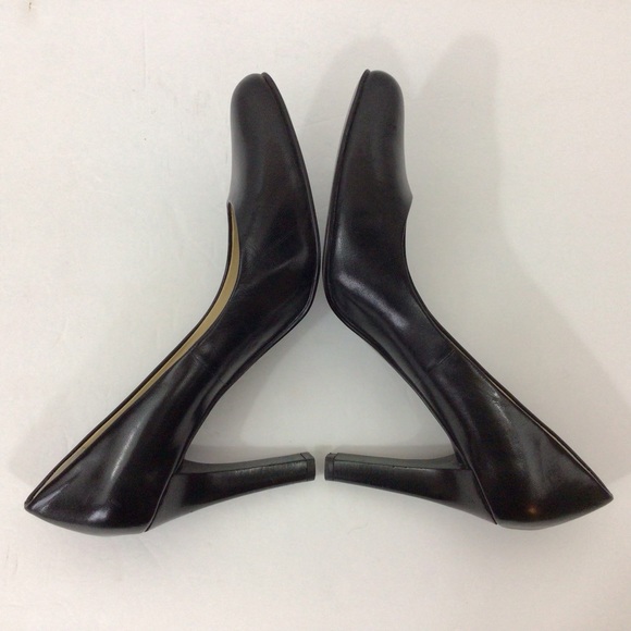 Ralph Lauren Zamora Black Leather Heels, 9B - Picture 4 of 8
